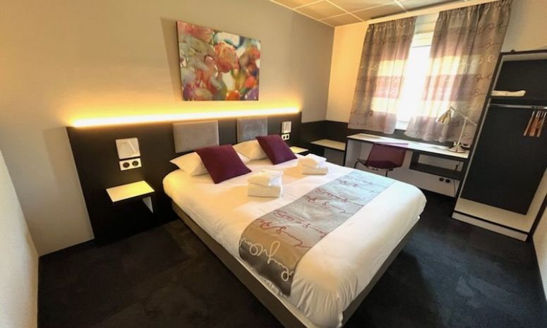 Enjoy the comfort of our 2, 3 or 4 star hotels throughout France