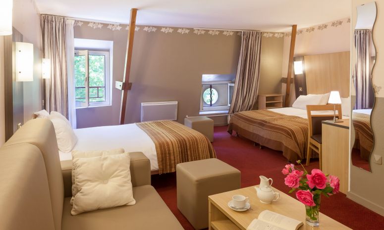 Enjoy the comfort of our 2, 3 or 4 star hotels throughout France