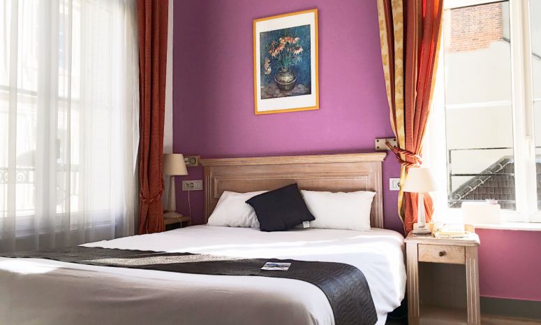 Enjoy the comfort of our 2, 3 or 4 star hotels throughout France