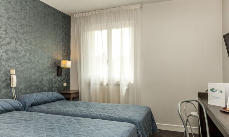 Enjoy the comfort of our 2, 3 or 4 star hotels throughout France