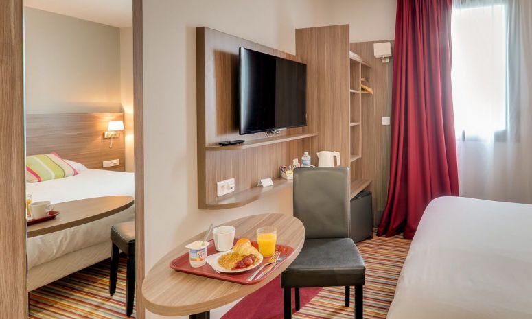 Enjoy the comfort of our 2, 3 or 4 star hotels throughout France