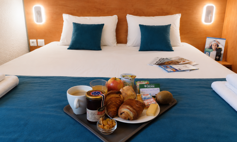 Enjoy the comfort of our 2, 3 or 4 star hotels throughout France