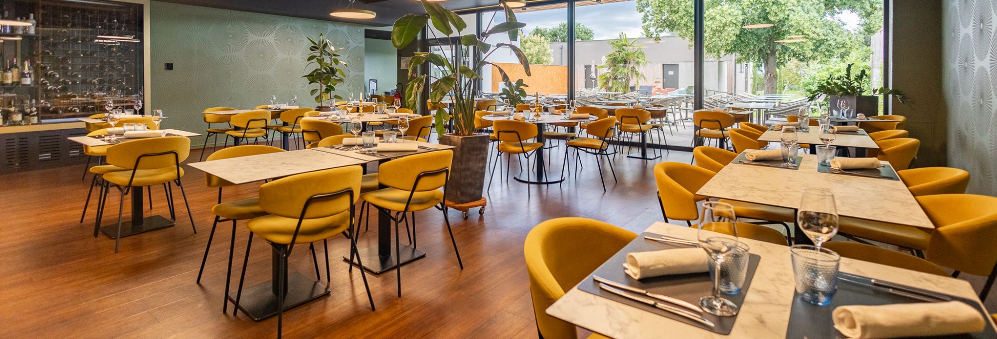 Enjoy the comfort of our 2, 3 or 4 star hotels throughout France