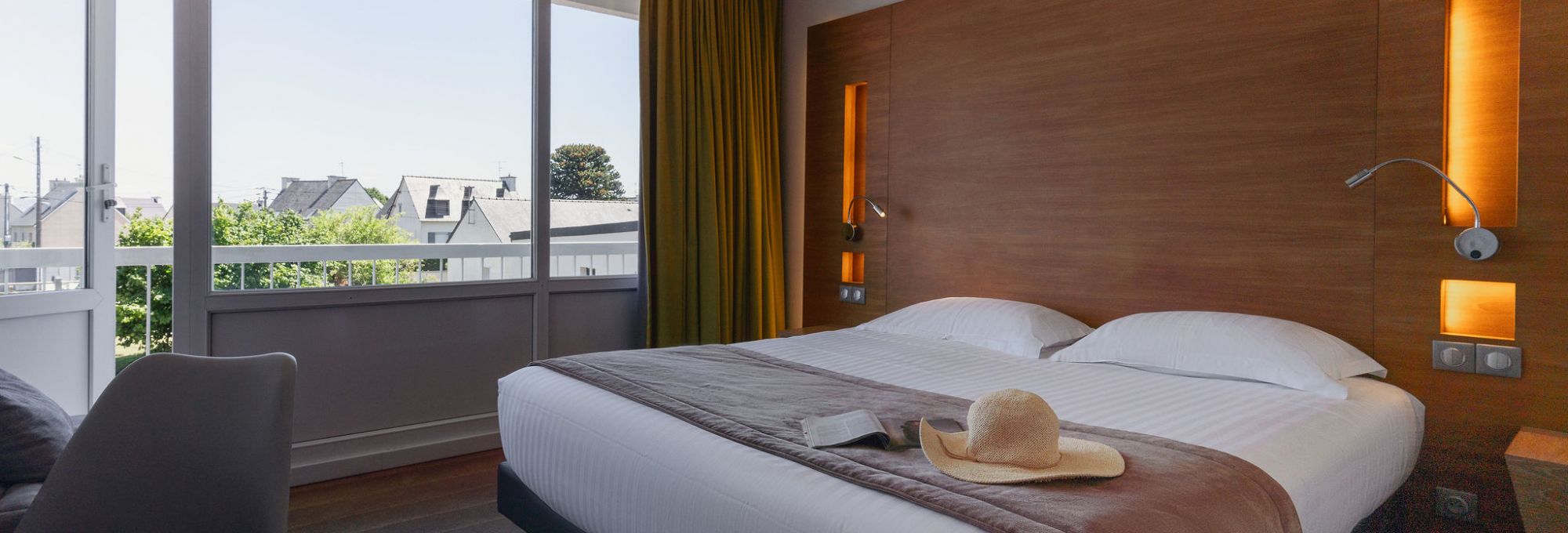 Enjoy the comfort of our 2, 3 or 4 star hotels throughout France