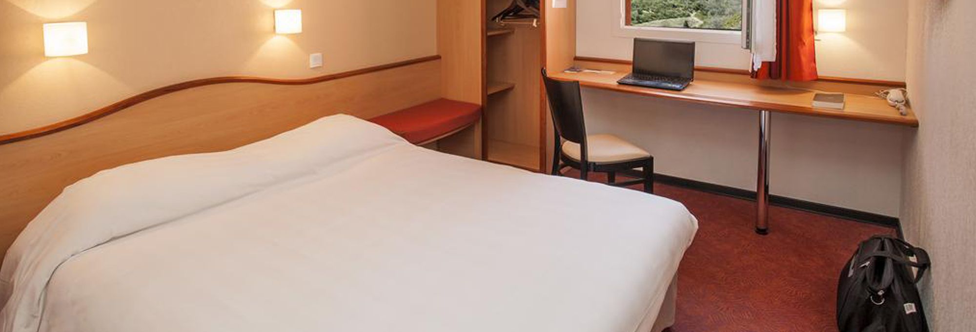 Enjoy the comfort of our 2, 3 or 4 star hotels throughout France