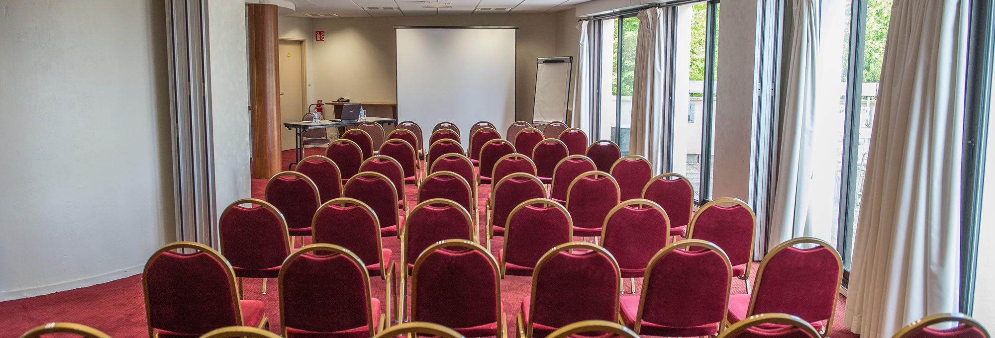 2 seminar rooms 