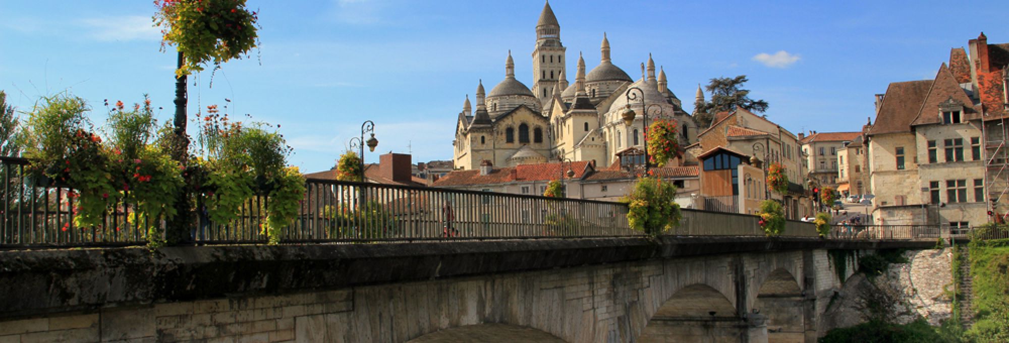 Profitez du confort de nos hôtels 2, 3 ou 4 étoiles sur l'ensemble de la France