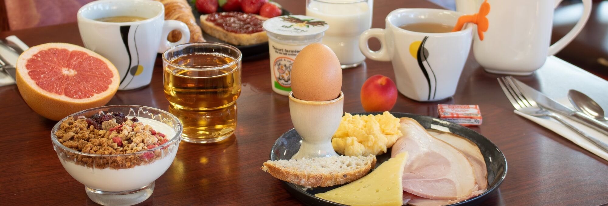 Petit-déjeuner Brit Hotel Agen