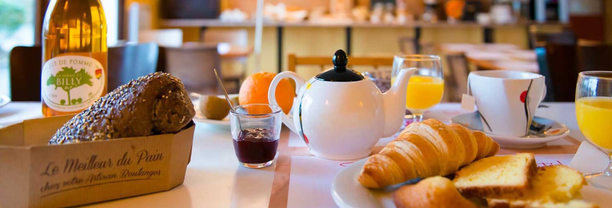 Présentation du petit déjeuner de l'hôtel de Caen