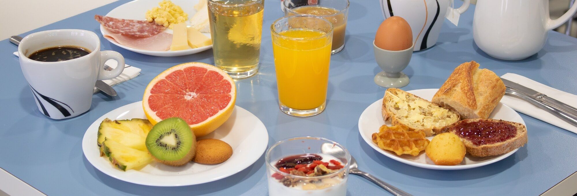 Brit Hotel Mâcon breakfast buffet