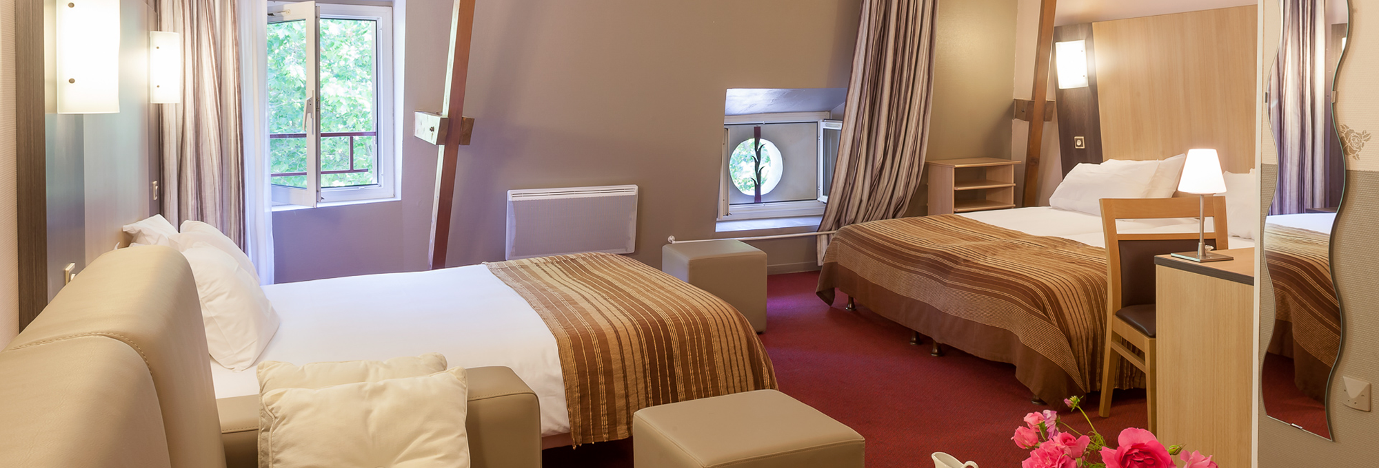 Enjoy the comfort of our 2, 3 or 4 star hotels throughout France