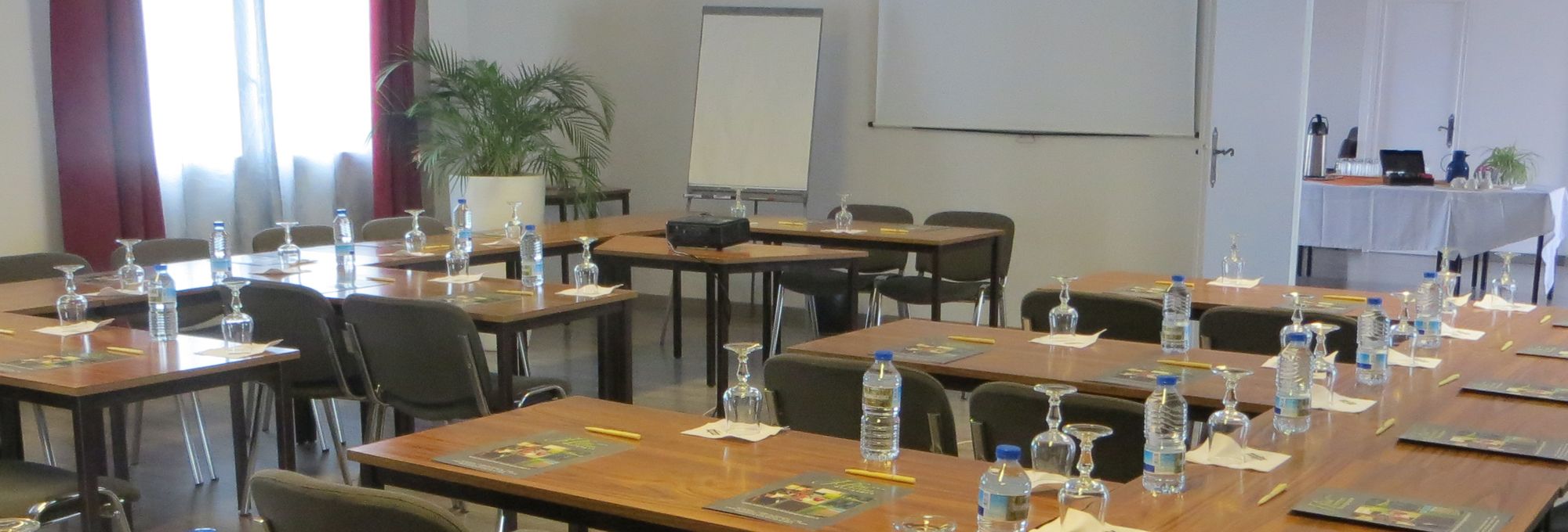 Enjoy the comfort of our 2, 3 or 4 star hotels throughout France