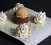 Un dessert gourmand au restaurant Brit Hotel Agen