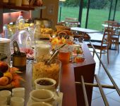 Le buffet petit-déjeuner de l'hôtel de Châteaudun
