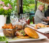 Burger frites maison au Floreal