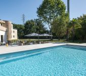  The swimming pool of the hotel in Angers