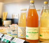 les produits locaux du buffet petit-déjeuner à Dieppe