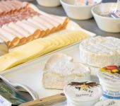 les produits locaux du buffet petit-déjeuner à Dieppe