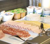 les produits locaux du buffet petit-déjeuner à Dieppe