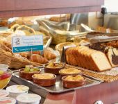 Le petit déjeuner est servit sous la forme d'un buffet