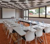 Une salle organisé en U pour vos réunions d'entreprise