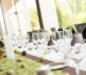 The pretty table of our brides for a day at the Brit Hotel Nantes Vigneux - L'Atlantel