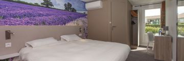 Double room at the Avignon hotel