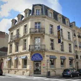 Brit Hotel Aux Sacres