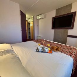 Brit Hotel Les Evens