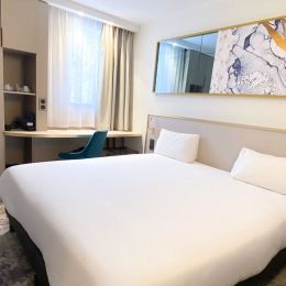 Une chambre double au Brit Hotel de Bordeaux Aéroport, à Mérignac