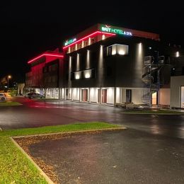 Brit Hotel Piscine & Spa - Fougères