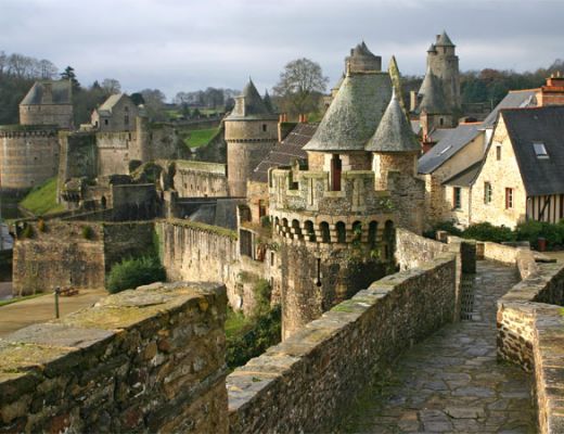 Fougères - à 28km