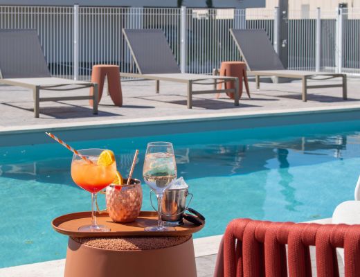 The swimming pool at the hotel in Avignon