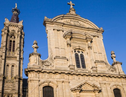 Explorez le patrimoine de Cambrai depuis notre hôtel