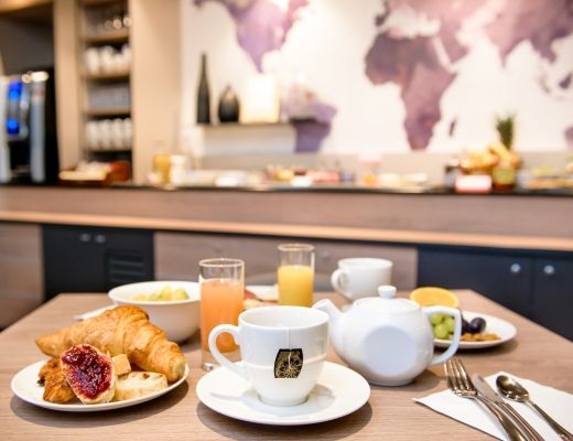 Le buffet petit-déjeuner de l'hôtel de Brest
