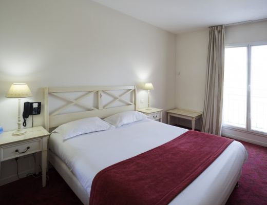 Enjoy the comfort of our 2, 3 or 4 star hotels throughout France