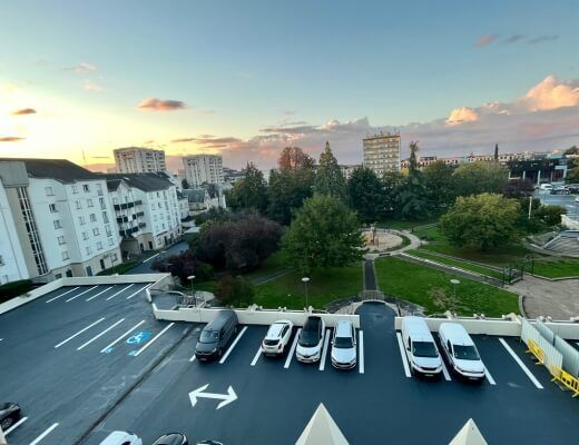 Parking de l'hôtel de Joué-lès-Tours
