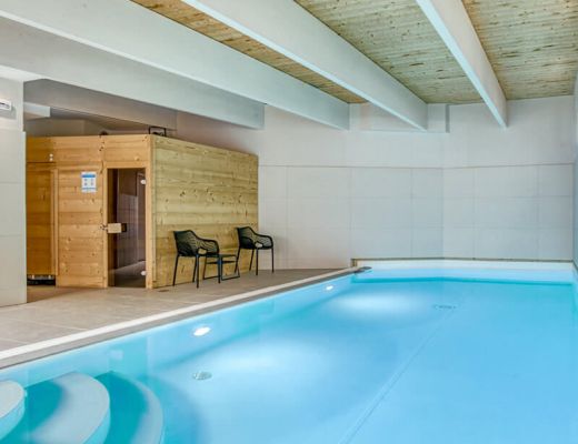Swimming pool and relaxation at the Montbéliard hotel